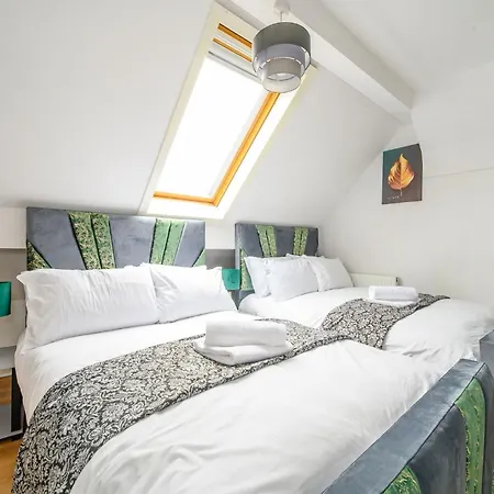 1vsa Lovely & Welcoming Апартаменти