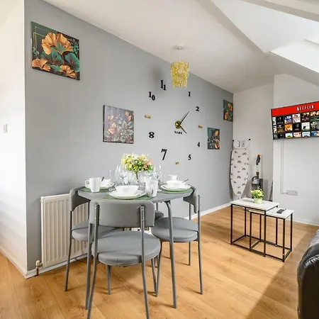 Апартаменти 1vsa Lovely & Welcoming