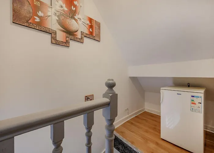 1vsa Lovely & Welcoming Leeds (West Yorkshire)